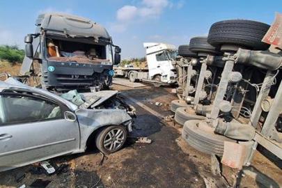 Karşı şeride geçen TIR dehşet saçtı! 1 kişi öldü, 2 kişi yaralandı