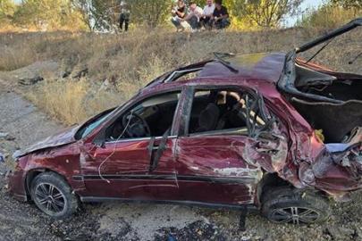 Karşı şeritteki iki otomobile çarptı! Ölü ve yaralılar var