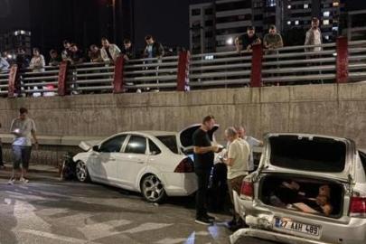 Kayseri'de 3 otomobilin birbirine girdi! 2 yaralı