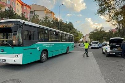 Kayseri'de feci kaza! Özel halk otobüsünün çarptığı bisikletli çocuk hayatını kaybetti