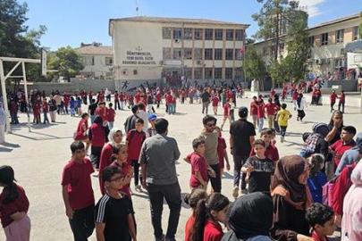 Şanlıurfa'da 5.4 büyüklüğünde deprem: Eğitime 1 gün ara verildi