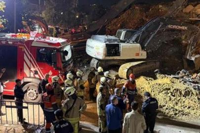 Son dakika! Küçükçekmece'de yıkım yapılan 6 katlı bina çöktü: Ekipler olay yerinde