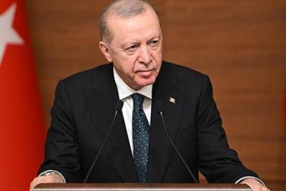 Cumhurbaşkanı Erdoğan, anne ve babasının kabirlerini ziyaret etti