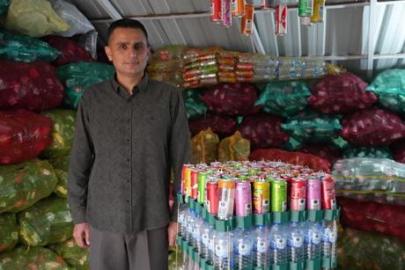 Geri dönüşüm için kolları sıvadı, 100 bin içecek ambalajı biriktirdi! Kampanyada birinci oldu