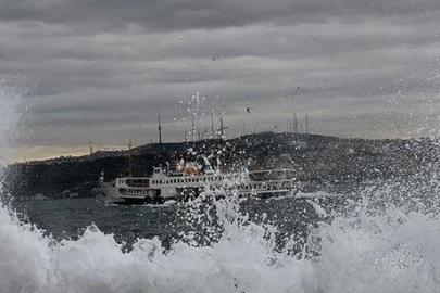 İstanbul'da bazı vapur seferleri olumsuz hava koşulları nedeniyle iptal edildi