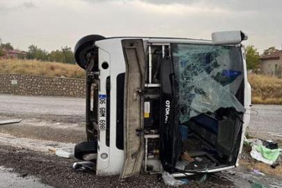 Kırıkkale’de işçileri taşıyan midibüs devrildi: 14 yaralı