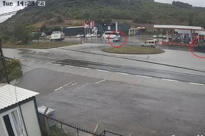 Yalova-Bursa yolunda feci kaza kamerada! Otomobil ikiye bölündü, sürücü öldü